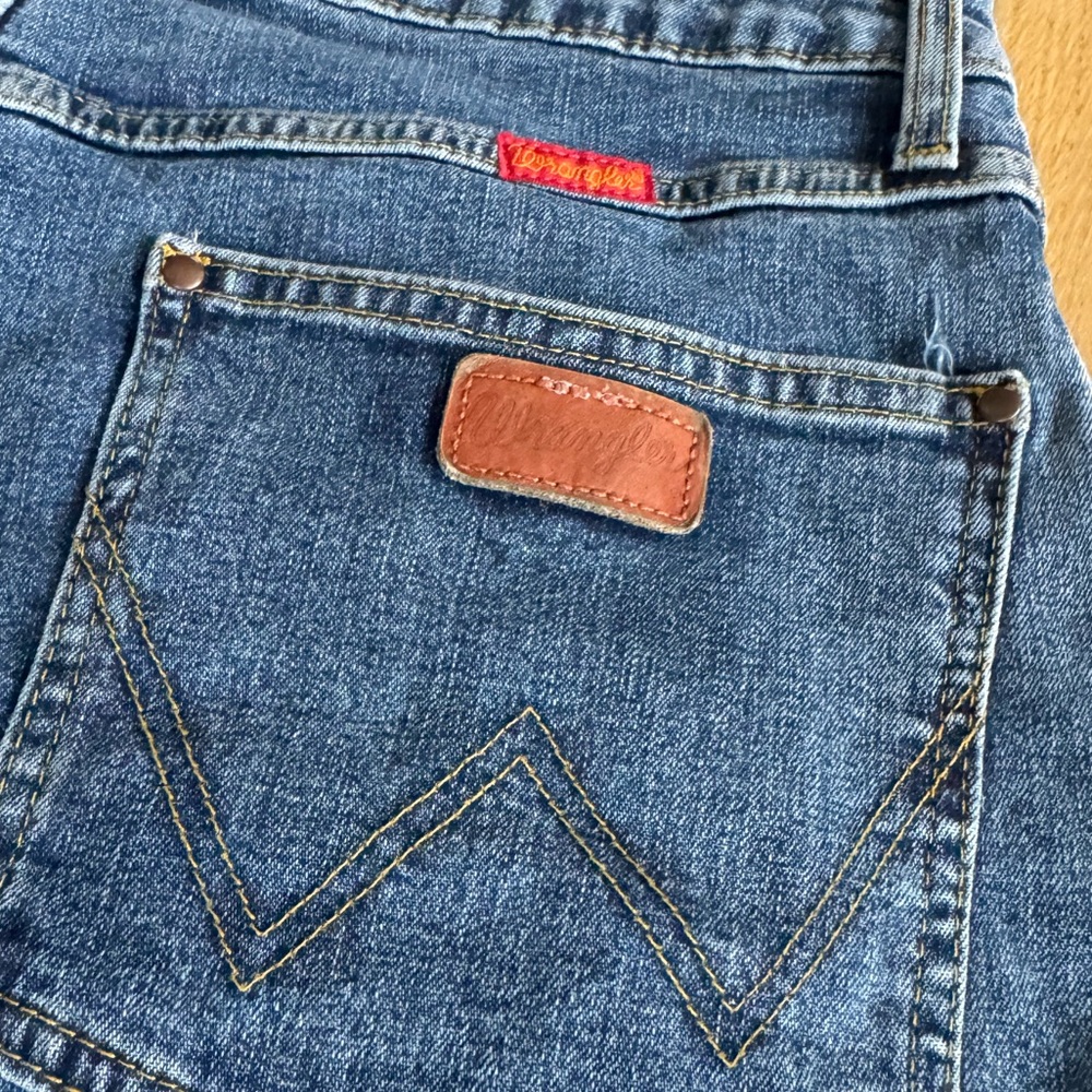 Wrangler Women’s Western Jeans 7x36 Straight Leg Medium Wash Denim